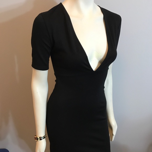 ❌ SOLD ❌ Zara Plunging V-Neck Little Black Dress - Picture 5 of 5